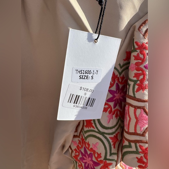 THML TOP - Picture 4 of 4